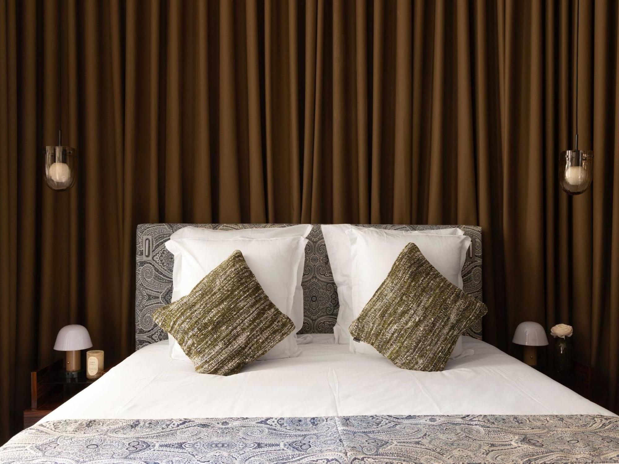 Palais Bourbon Hotel - Room 12- 2P - Invalides Paris Exteriör bild